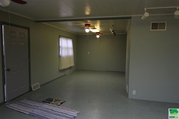 South Agora: South Agora, Marathon, IA 50565